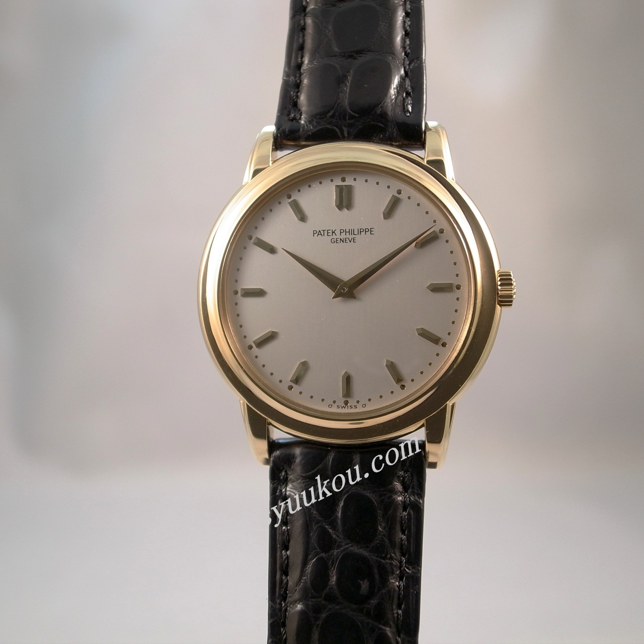 カラトラバ Ref．5032 YG製自動巻モデル | PATEK PHILIPPE