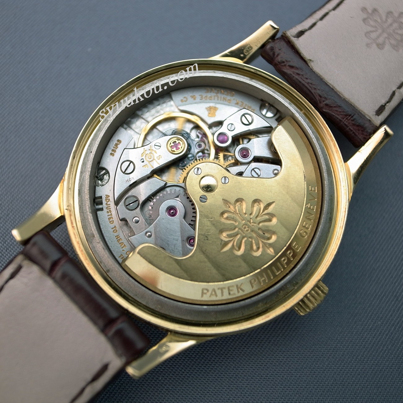 カラトラバ Ref．3514 YG製自動巻きモデル | PATEK PHILIPPE